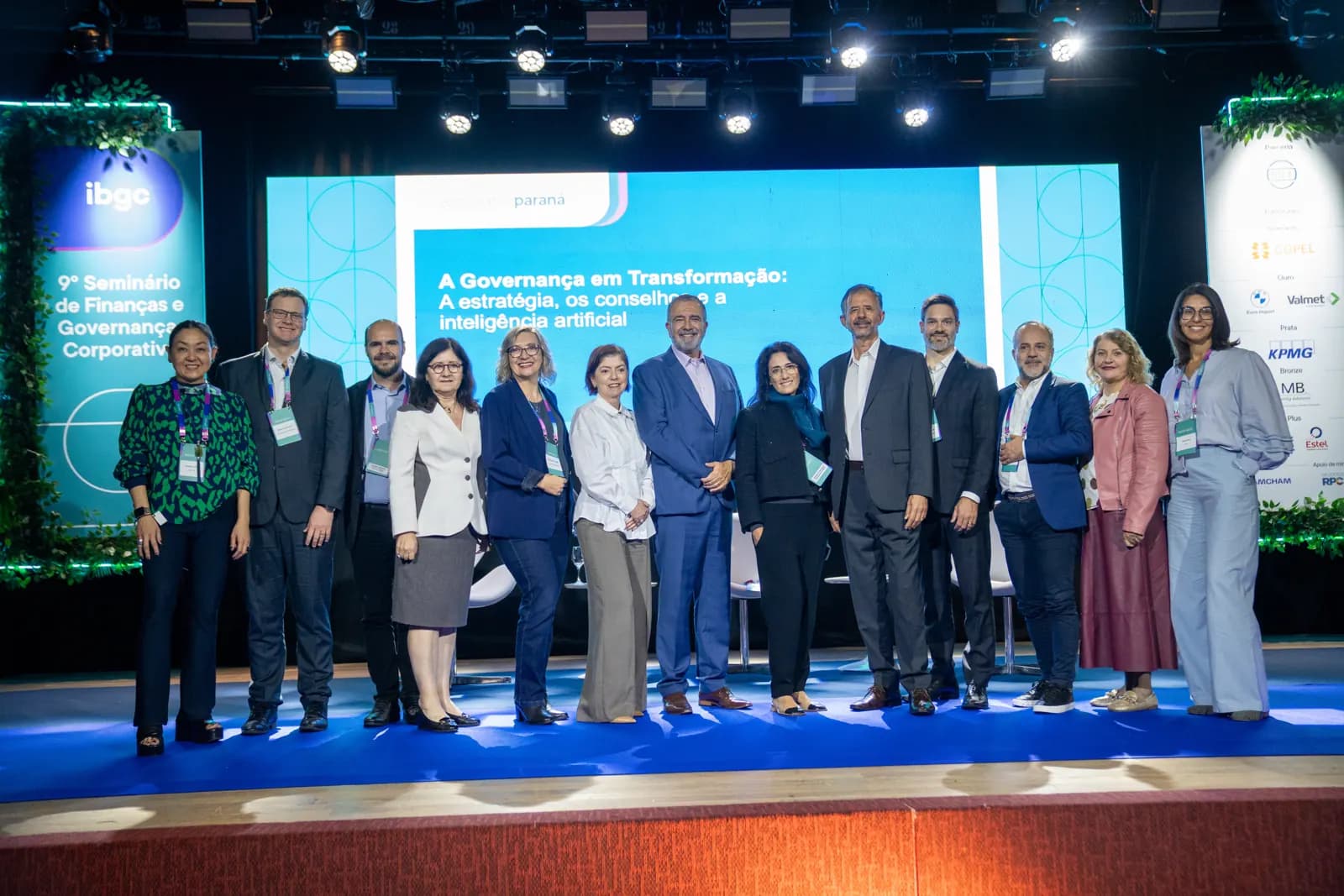 Coordenadores do Capítulo Paraná do IBGC no palco do 9º Seminário de Finanças e Governança Corporativa, em Curitiba