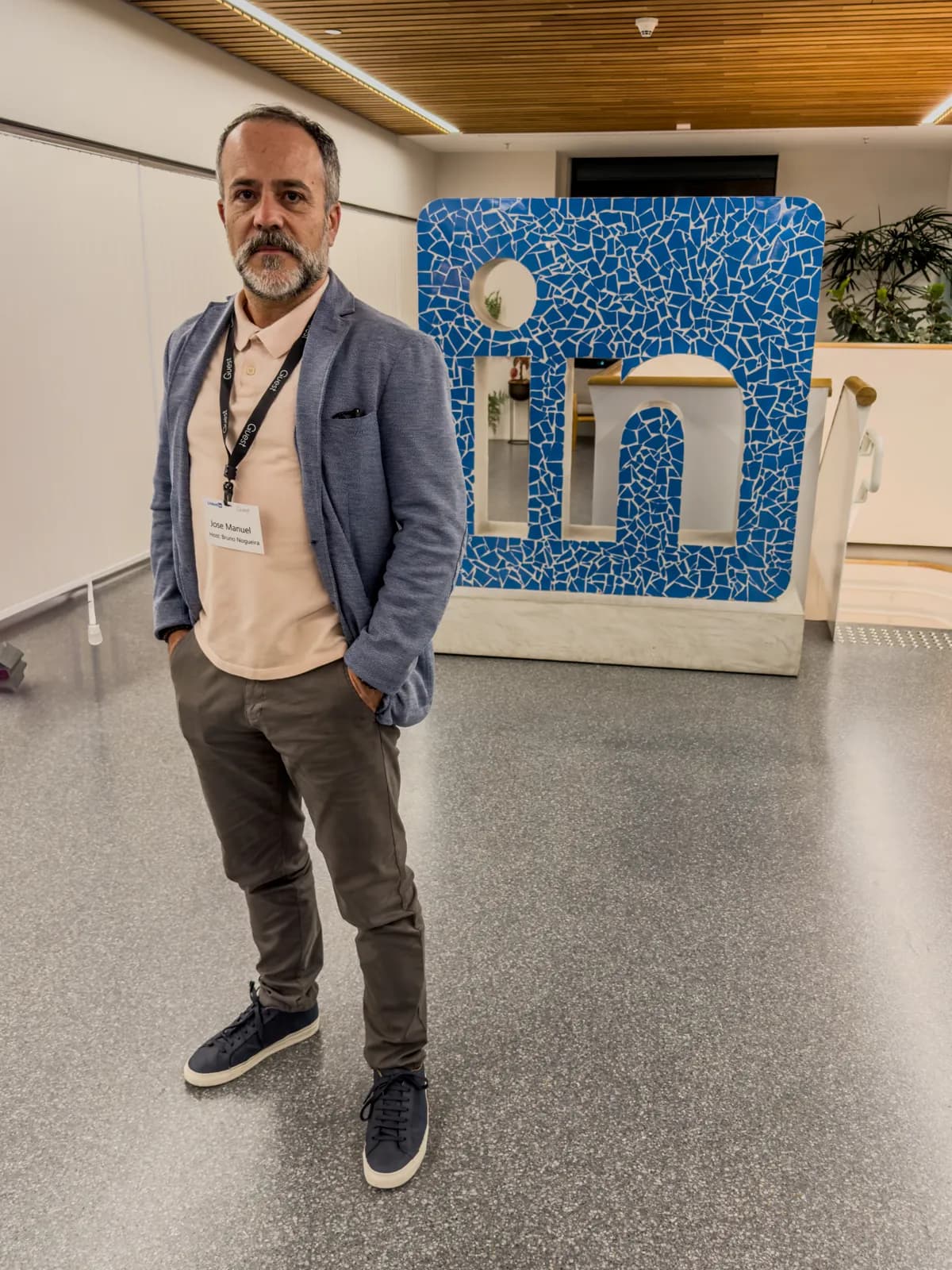 José Manuel Barbosa no escritório do LinkedIn, em São Paulo